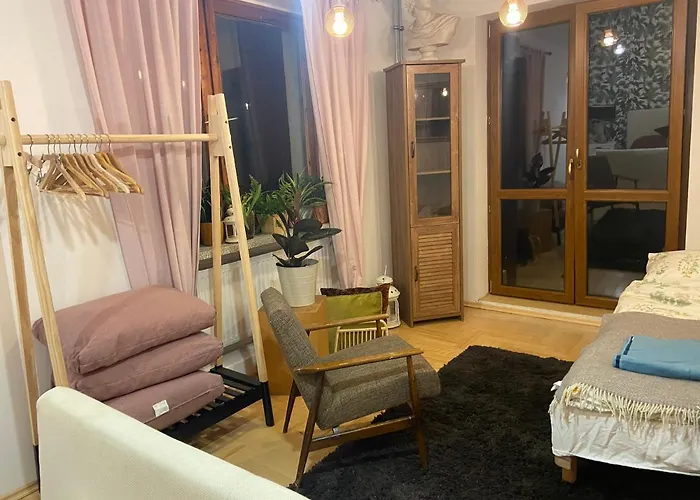 Male Schronisko * שצ'צ'ירק