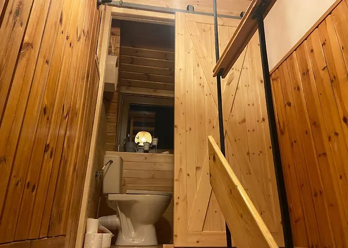 Male Schronisko שצ'צ'ירק